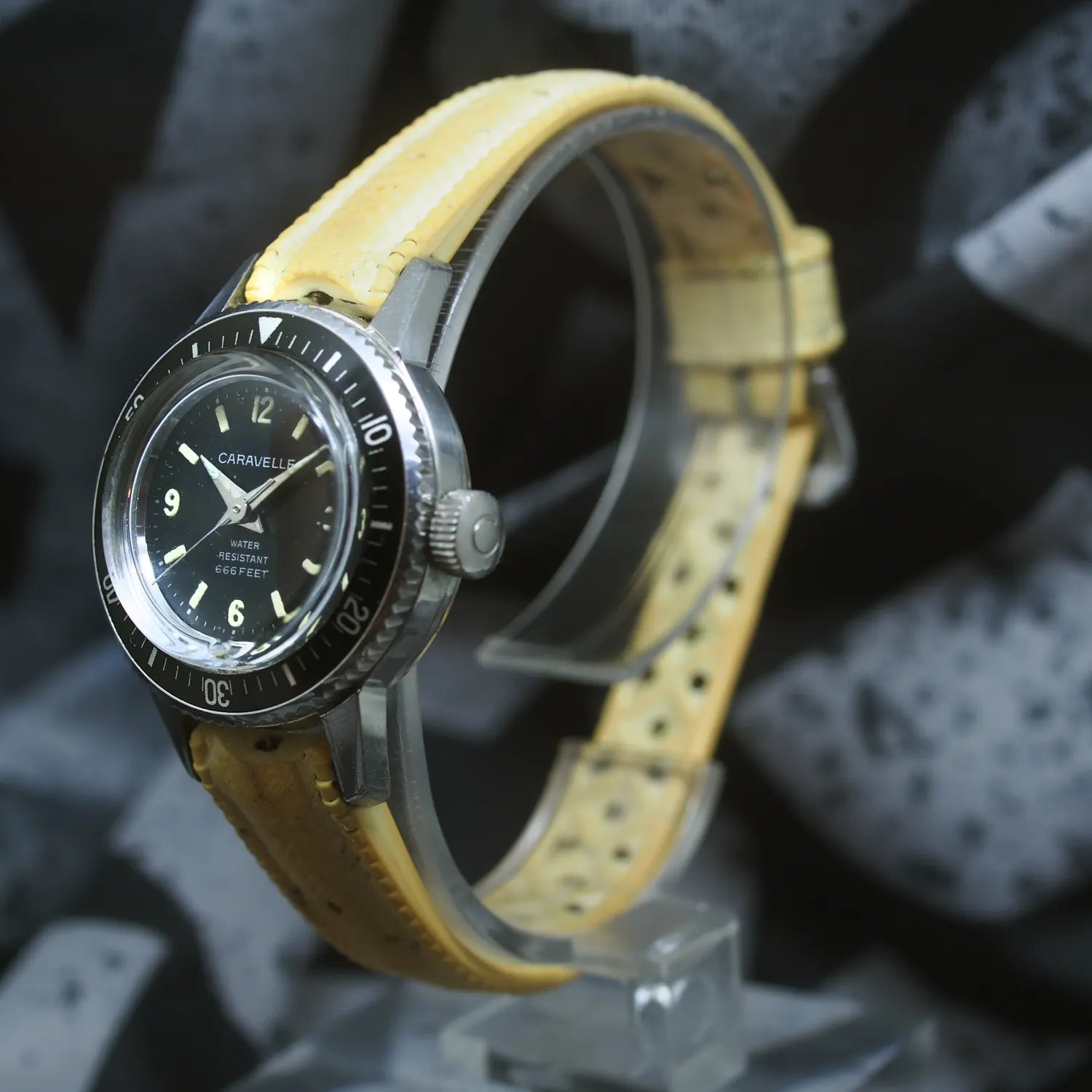 Caravelle Diver 666 Feet – side view