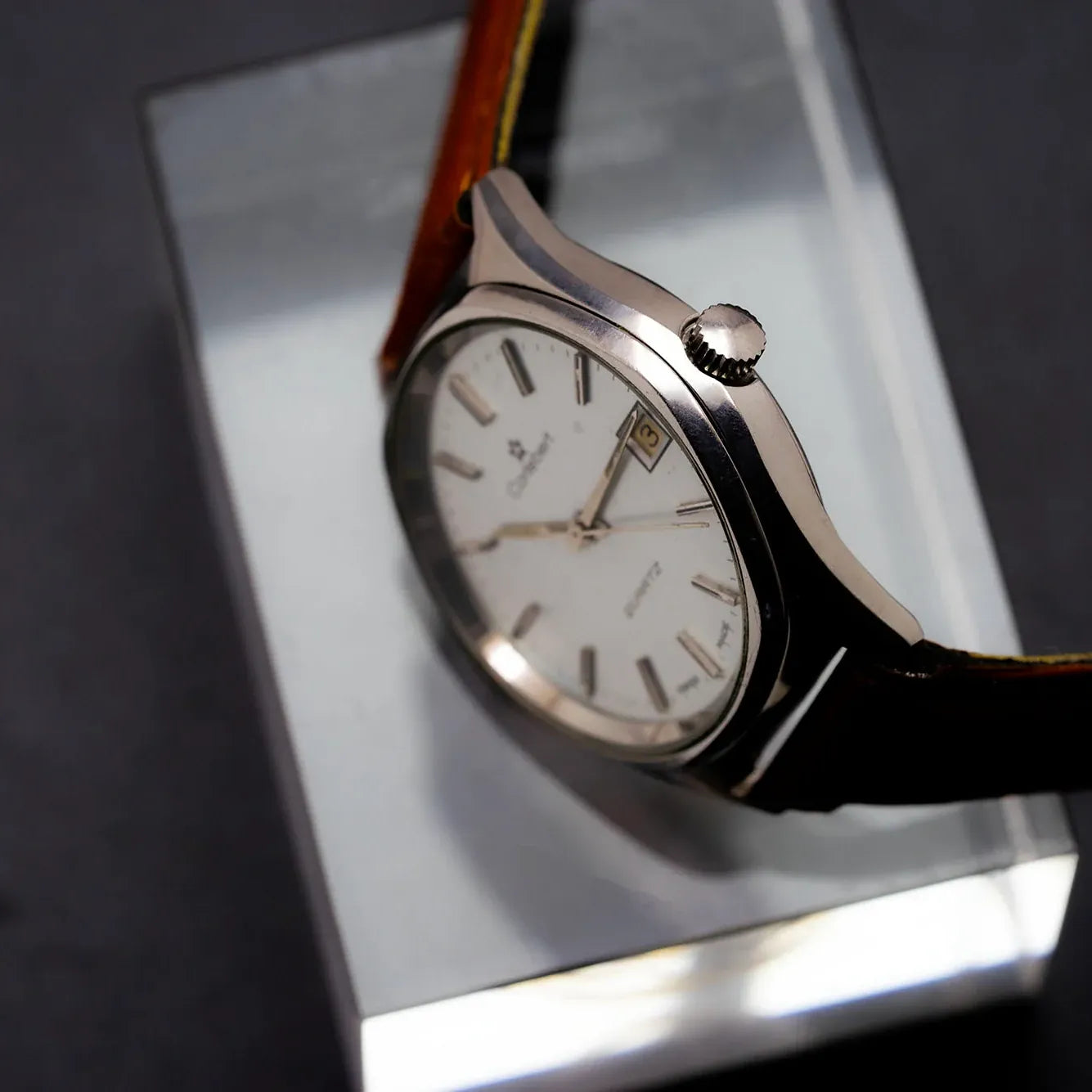 Cortebert Quartz – side view