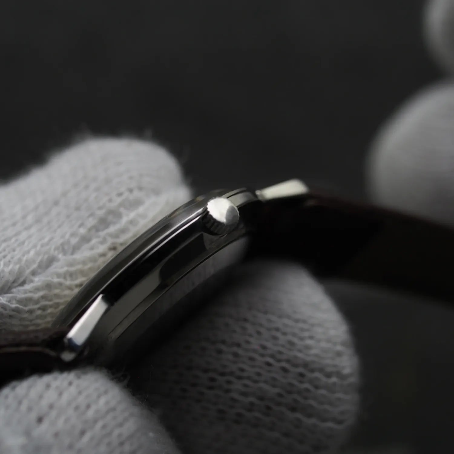 Corum Classic Lady – side view alternative angle