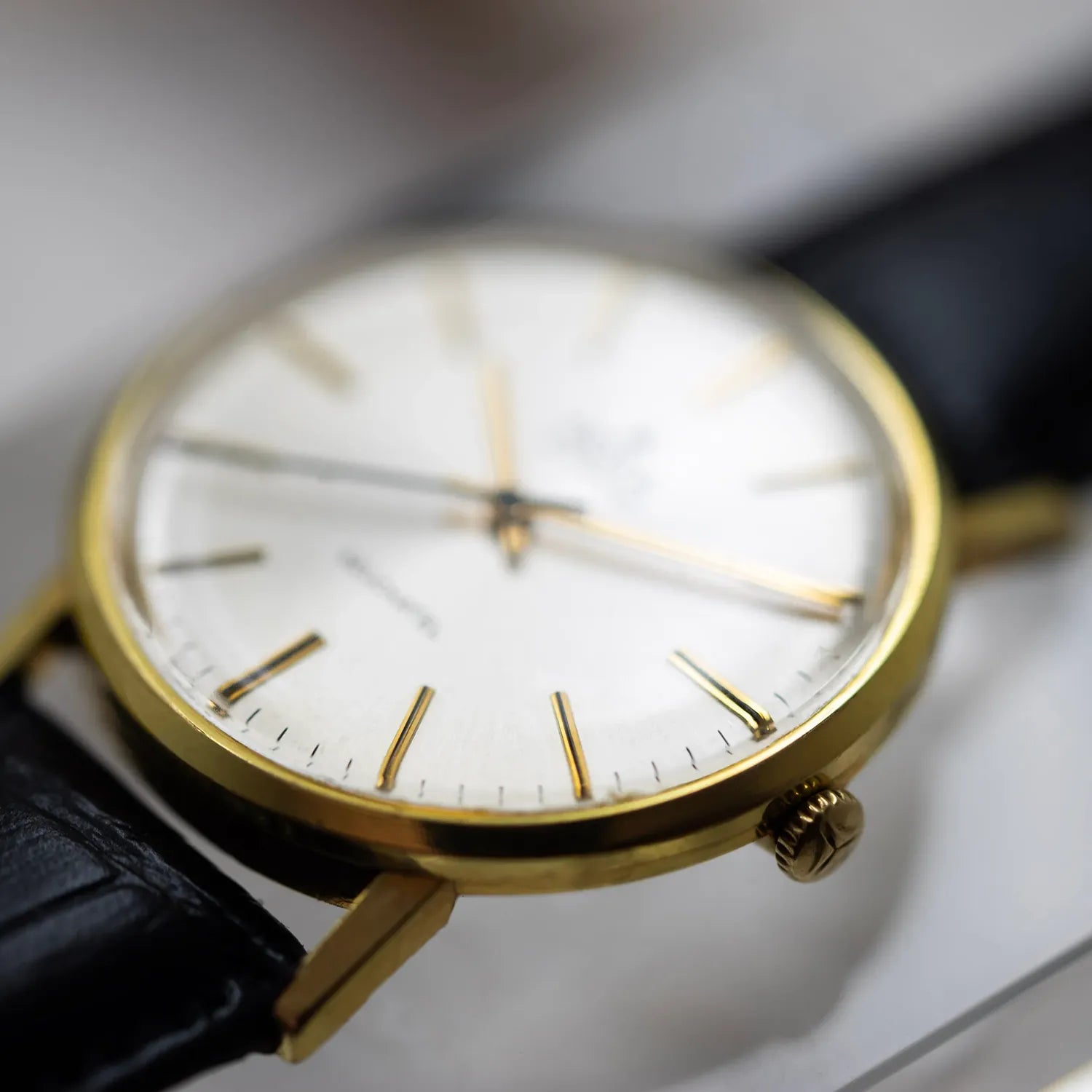 Doxa By Synchron Neuchatel Ref. 53.001.41 – side view alternative angle