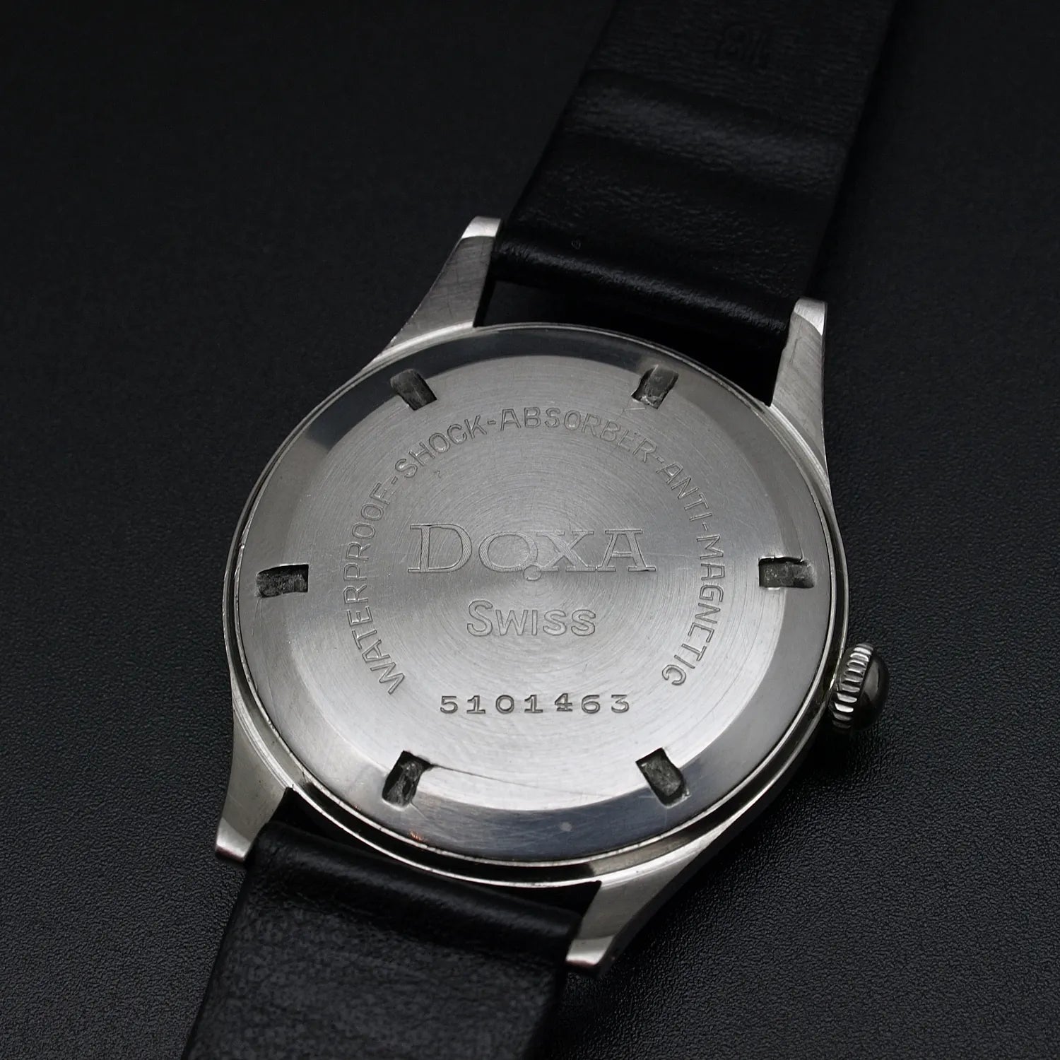 Doxa Stainless Steel – movement close-up