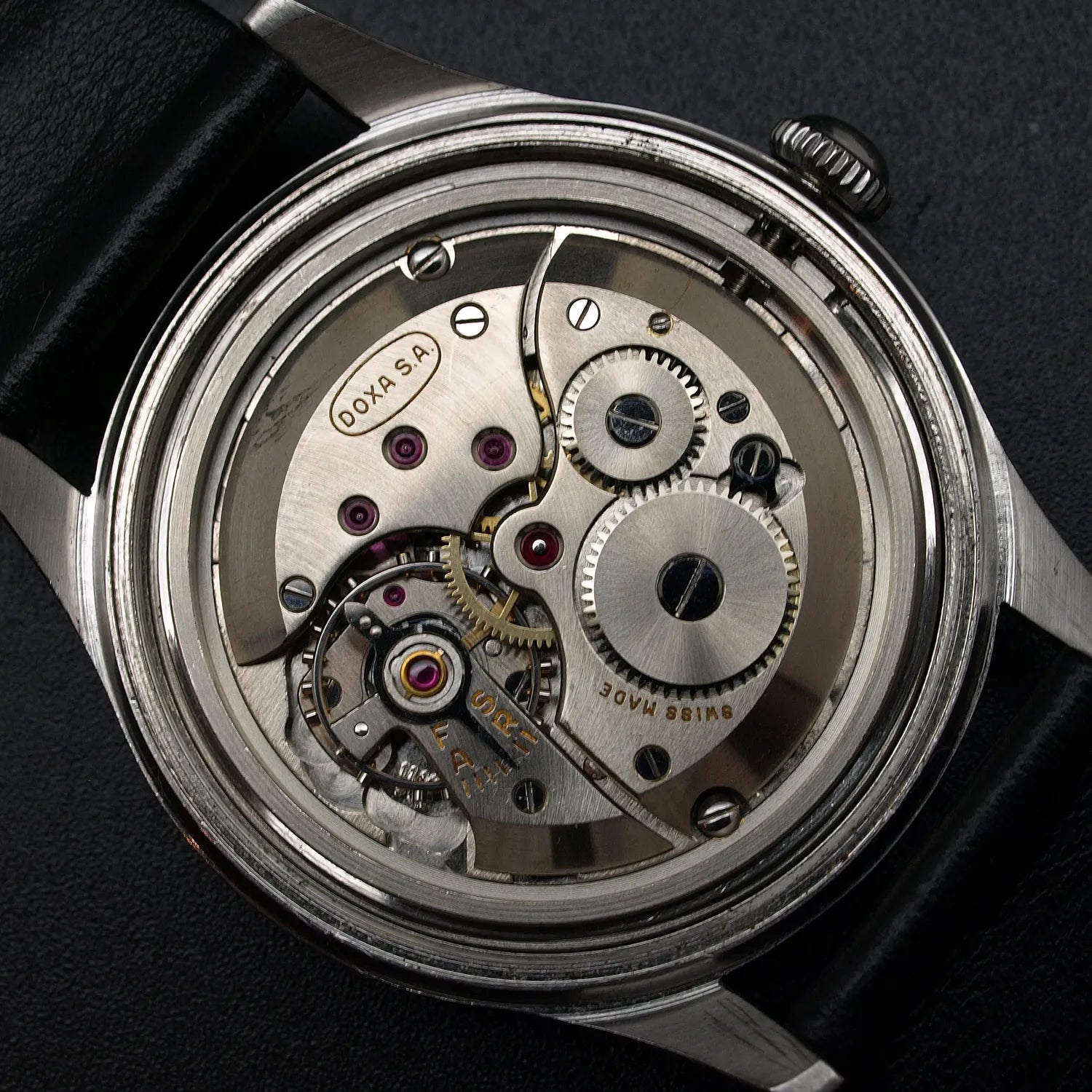 Doxa Stainless Steel – strap detail