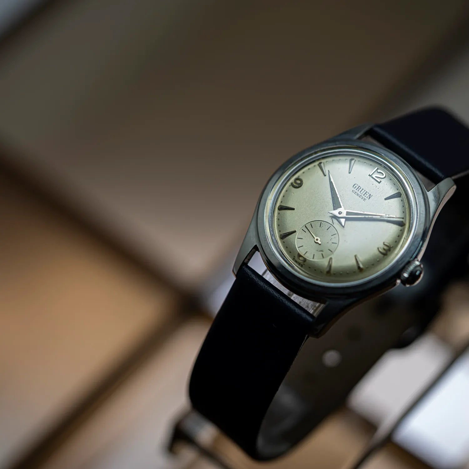 Gruen Geneve Cal. 415R – side view alternative angle