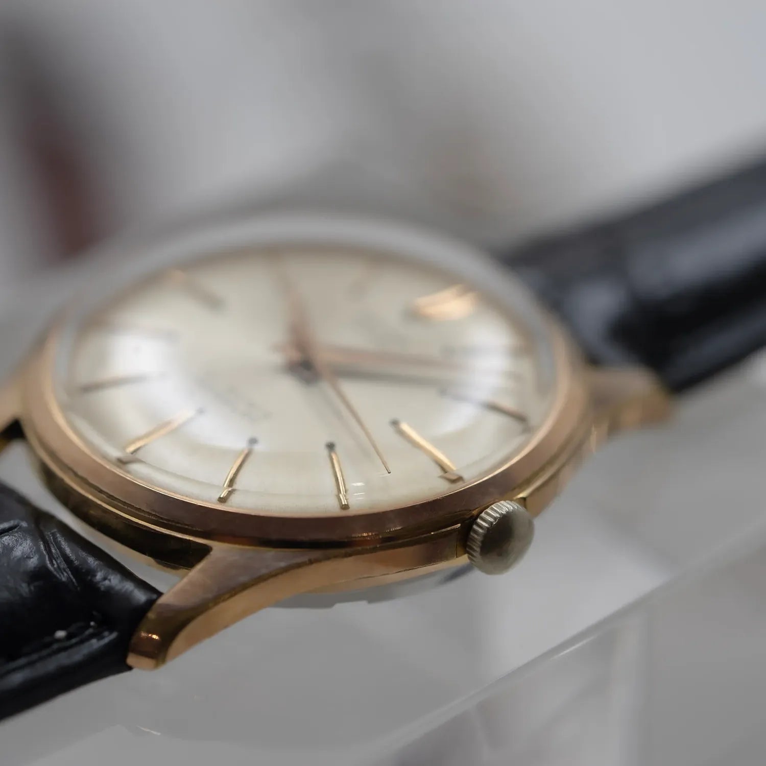 Gruen Geneve Ref. 1077, Cal. AS 1187 Gold Plated – side view alternative angle