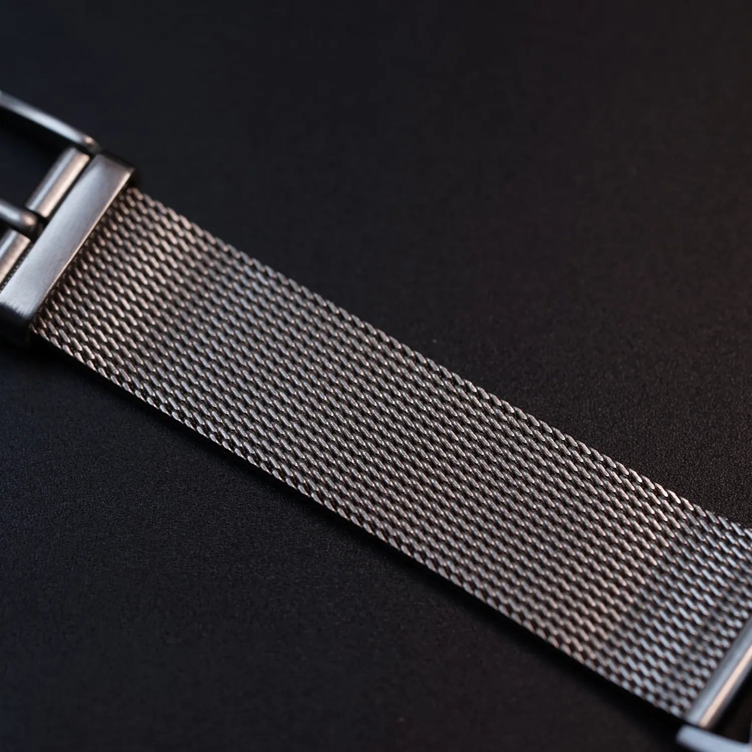 Luch Roman Monochrome Cal. 2209 23 Jewels – side view alternative angle