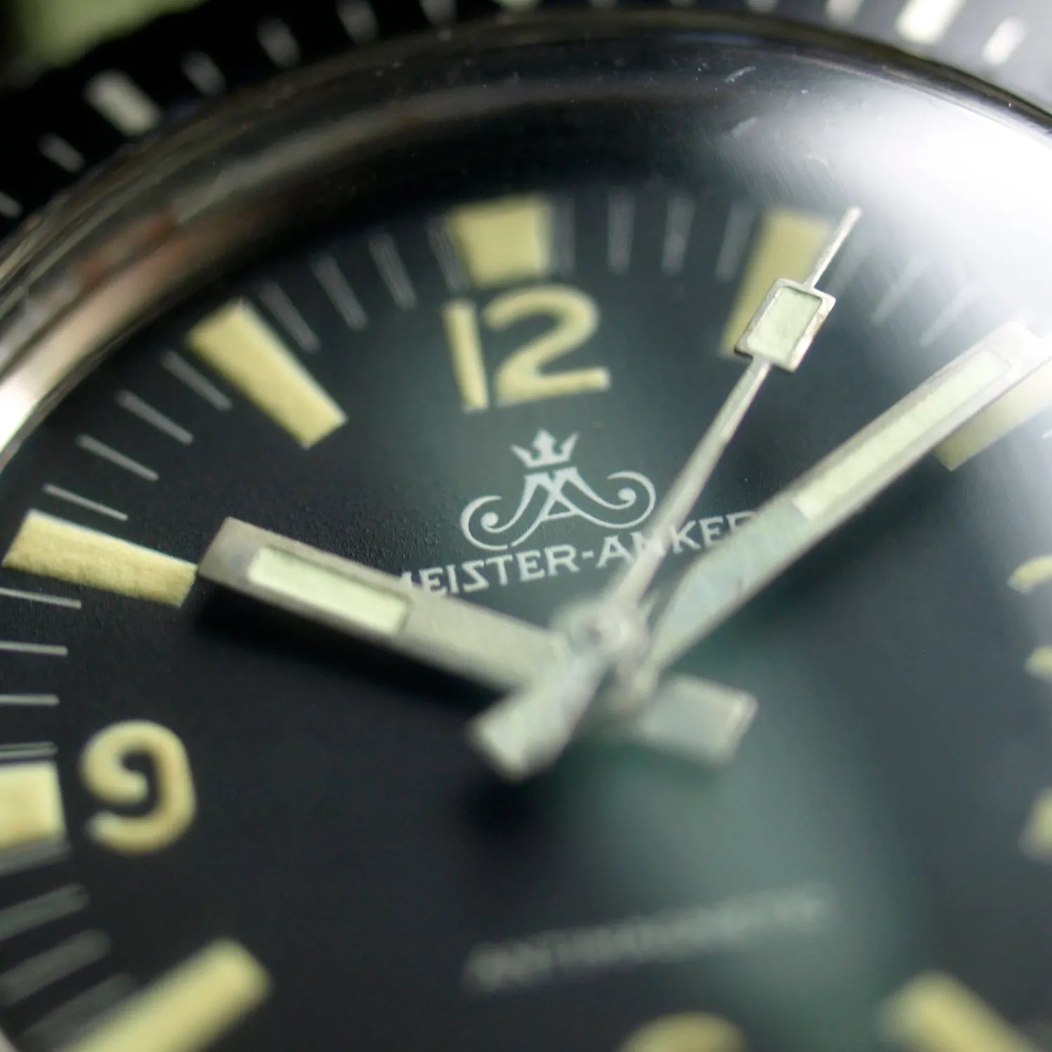 Meister Anker Diver – side view alternative angle