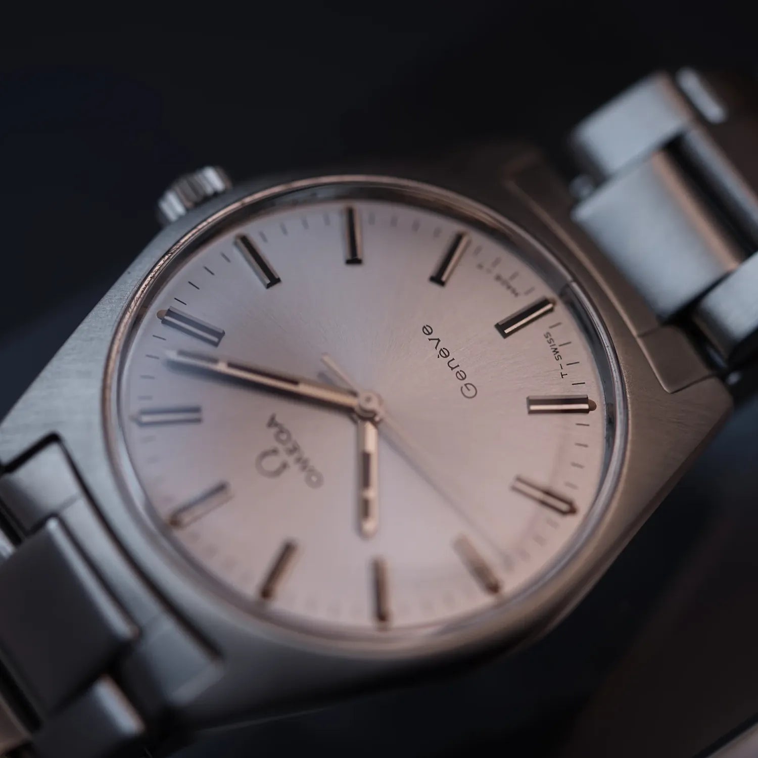 Omega Geneve 135.041 Cal. 601 – side view