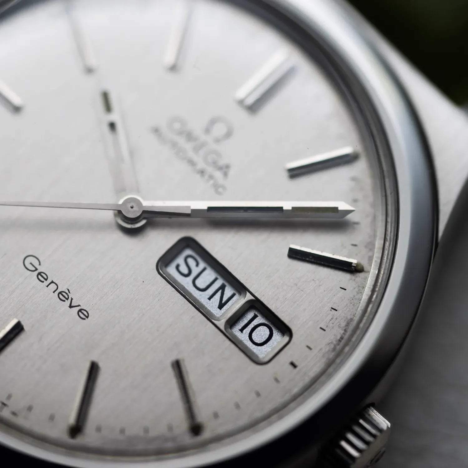 Omega Geneve Ref. 166.0168 Cal. 1022 – side view