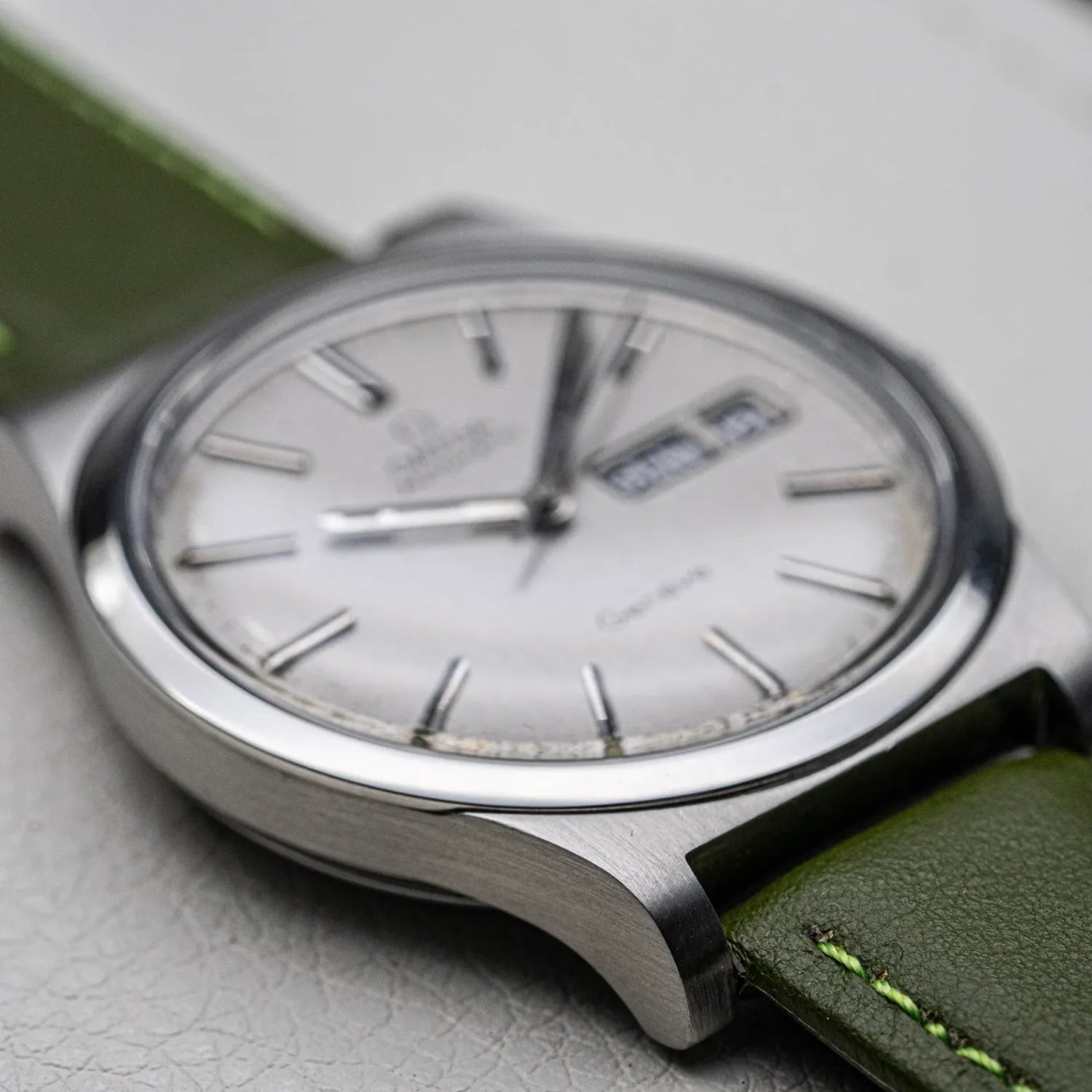 Omega Geneve Ref. 166.0168 Cal. 1022 – side view alternative angle