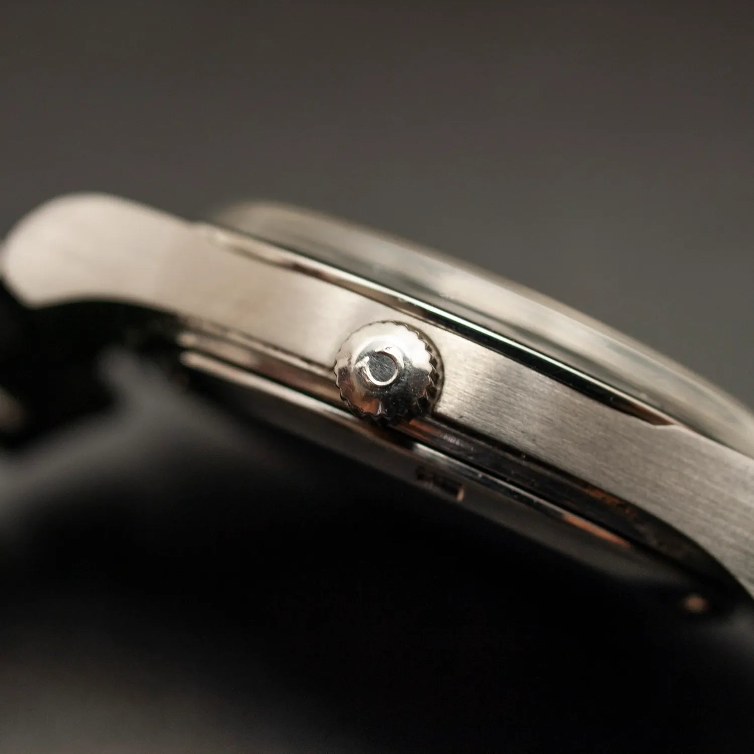Omega Geneve Ref. 366.0833, Cal. 1022 – side view alternative angle