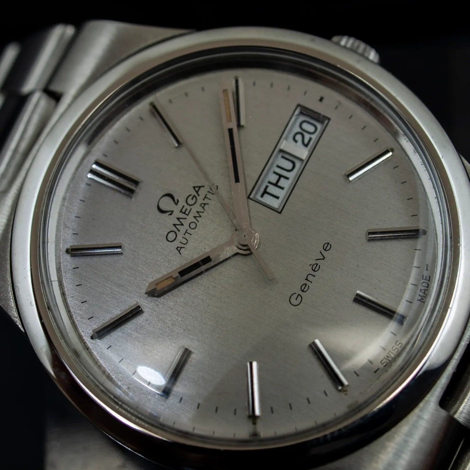 Omega Geneve Ref. 366.0833, Cal. 1022 – movement close-up