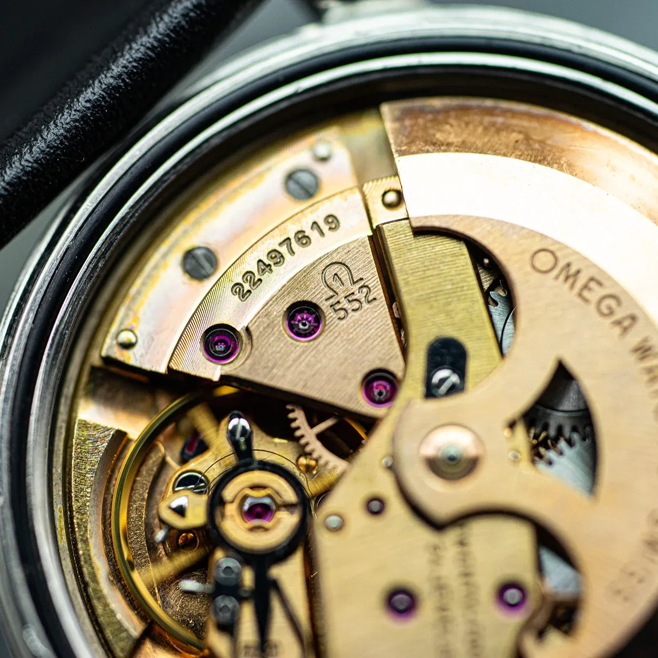 Omega Seamaster 165.002, Cal. 552 – movement close-up