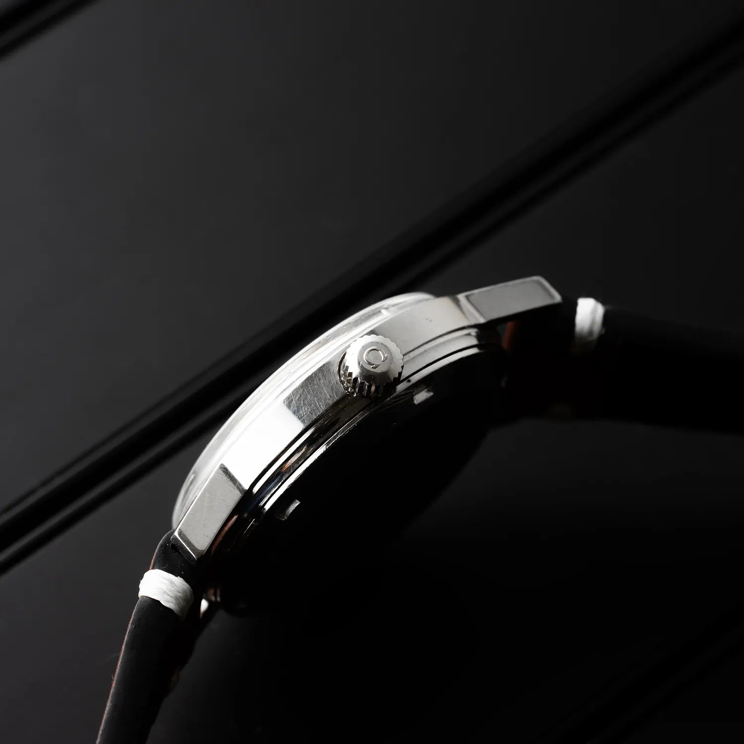 Omega Geneve Ref. 166.0117 Cal. 1022 Men's Vintage Watch Crown