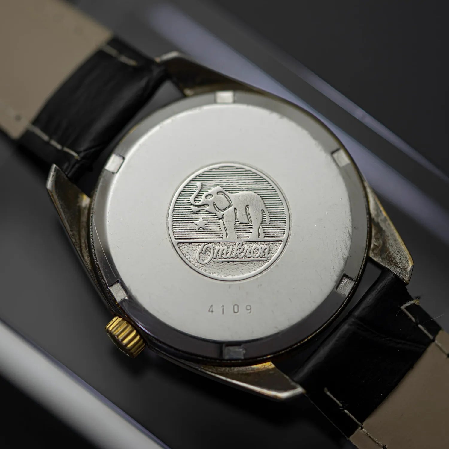 Omikron Incabloc Ref. 4109 Vintage Dress Men's Watch – strap detail