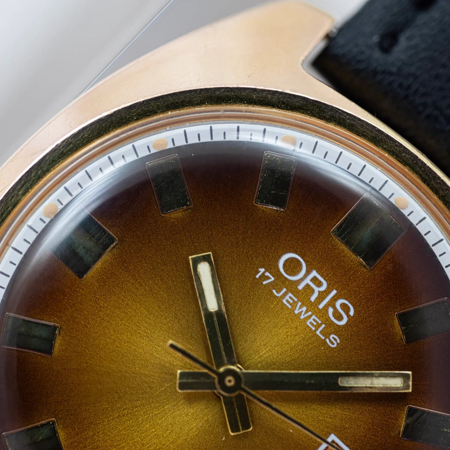 Oris Cal. 715 – side view