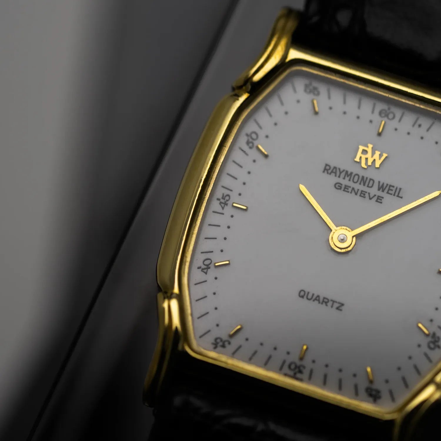 Raymond Weil Geneve, Ref. 9804, Women’s Quartz Watch, 1989 – dial close-up