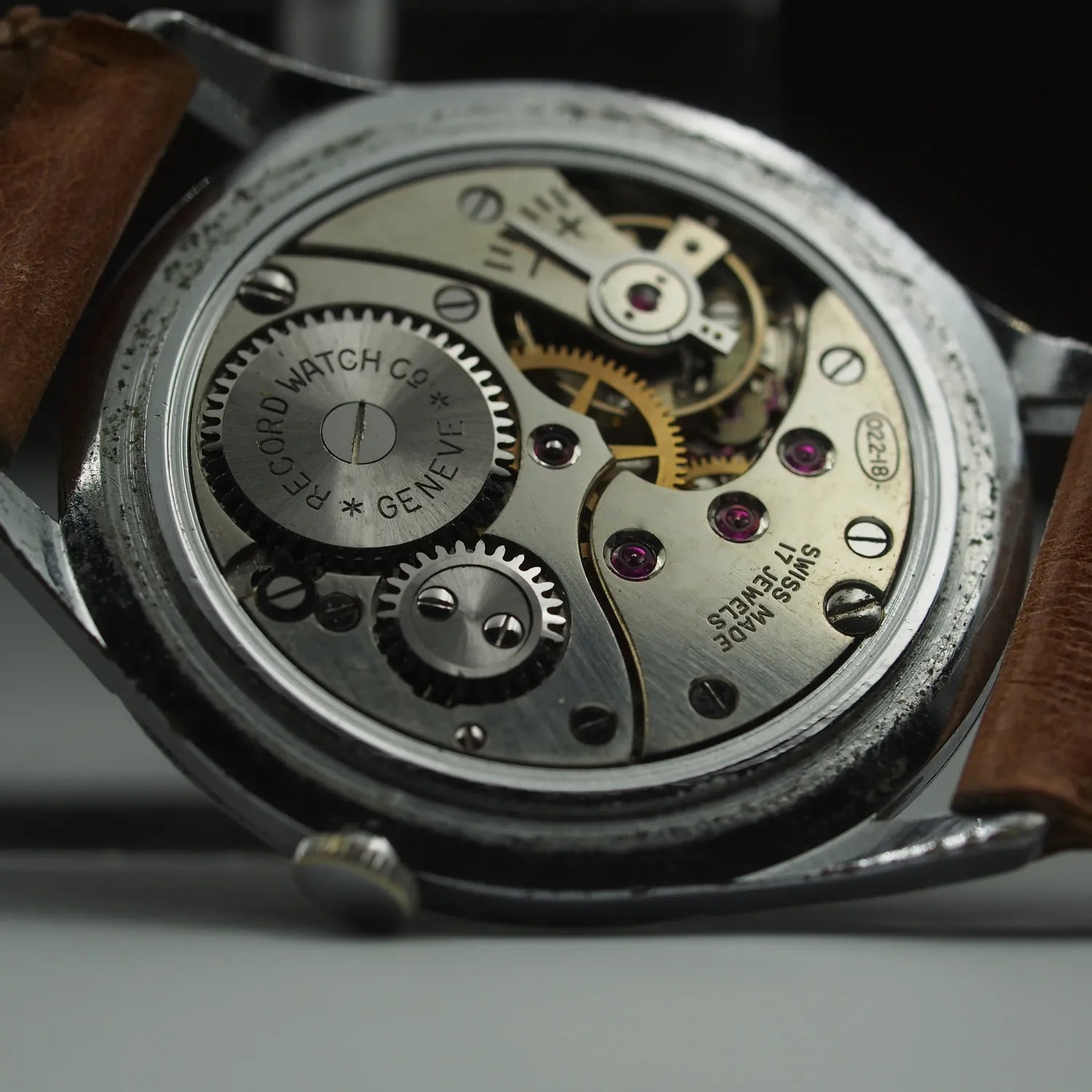 Record Genève, Cal. 022-18, Men’s Dress Vintage Watch, 1950s – dial close-up
