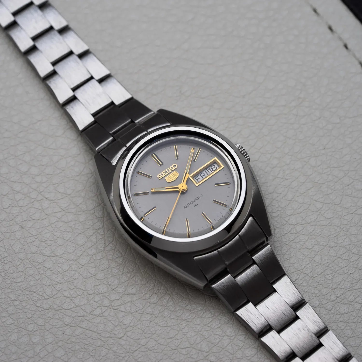 Seiko 5 4206-0420 Women’s Automatic Vintage Watch, 1996 – front view