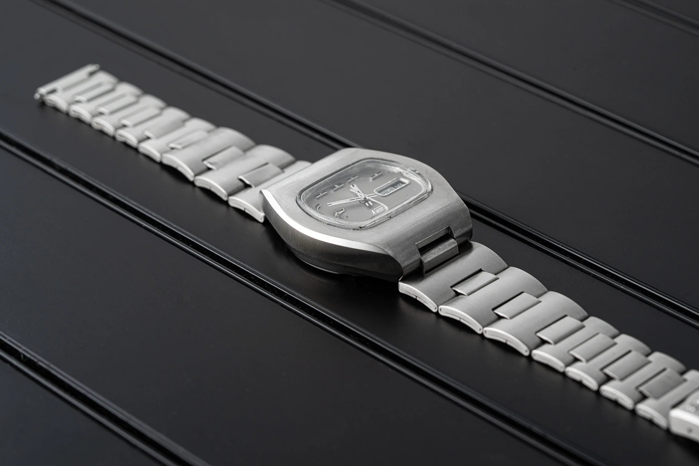 Seiko 5 6119-5431 Automatic Men's Watch 1976 side view