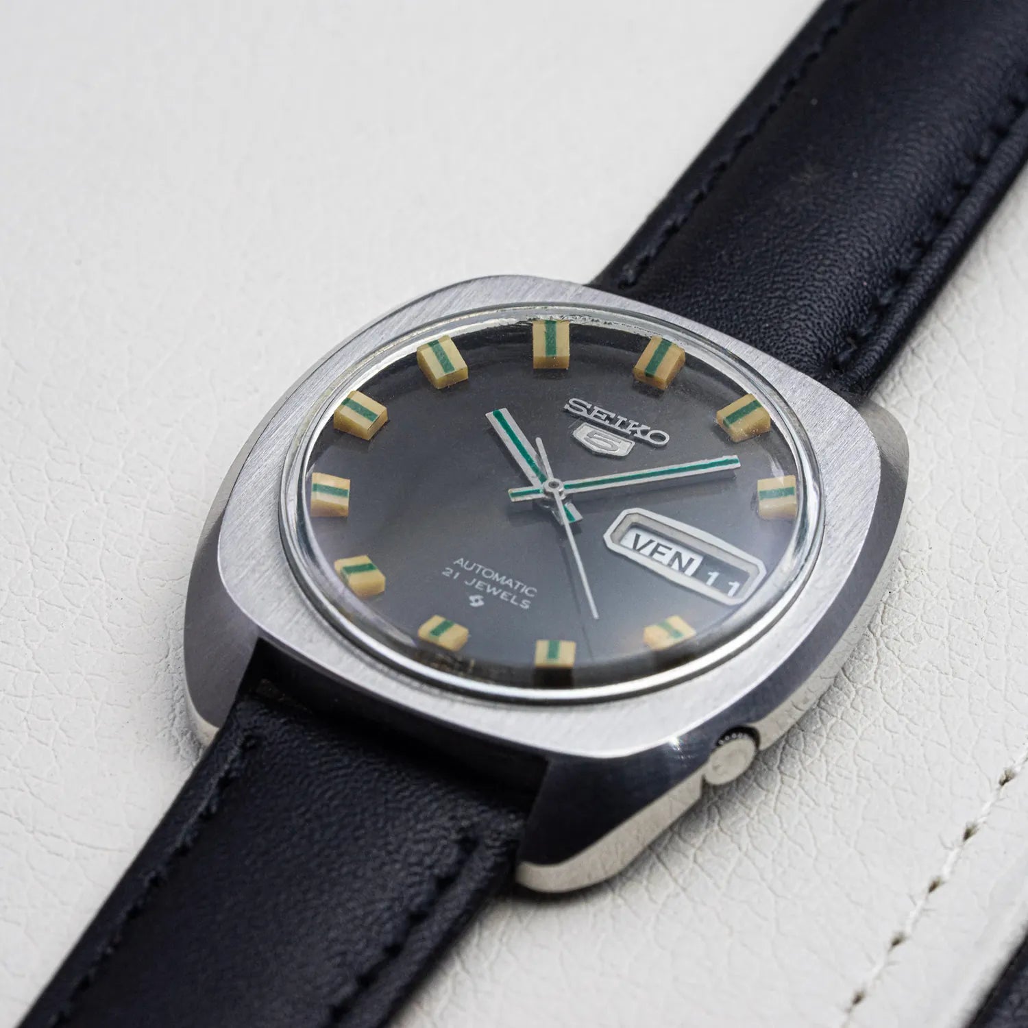 Seiko 5 6119-7103 Men’s Automatic Dress Vintage Watch, 1971 – side view