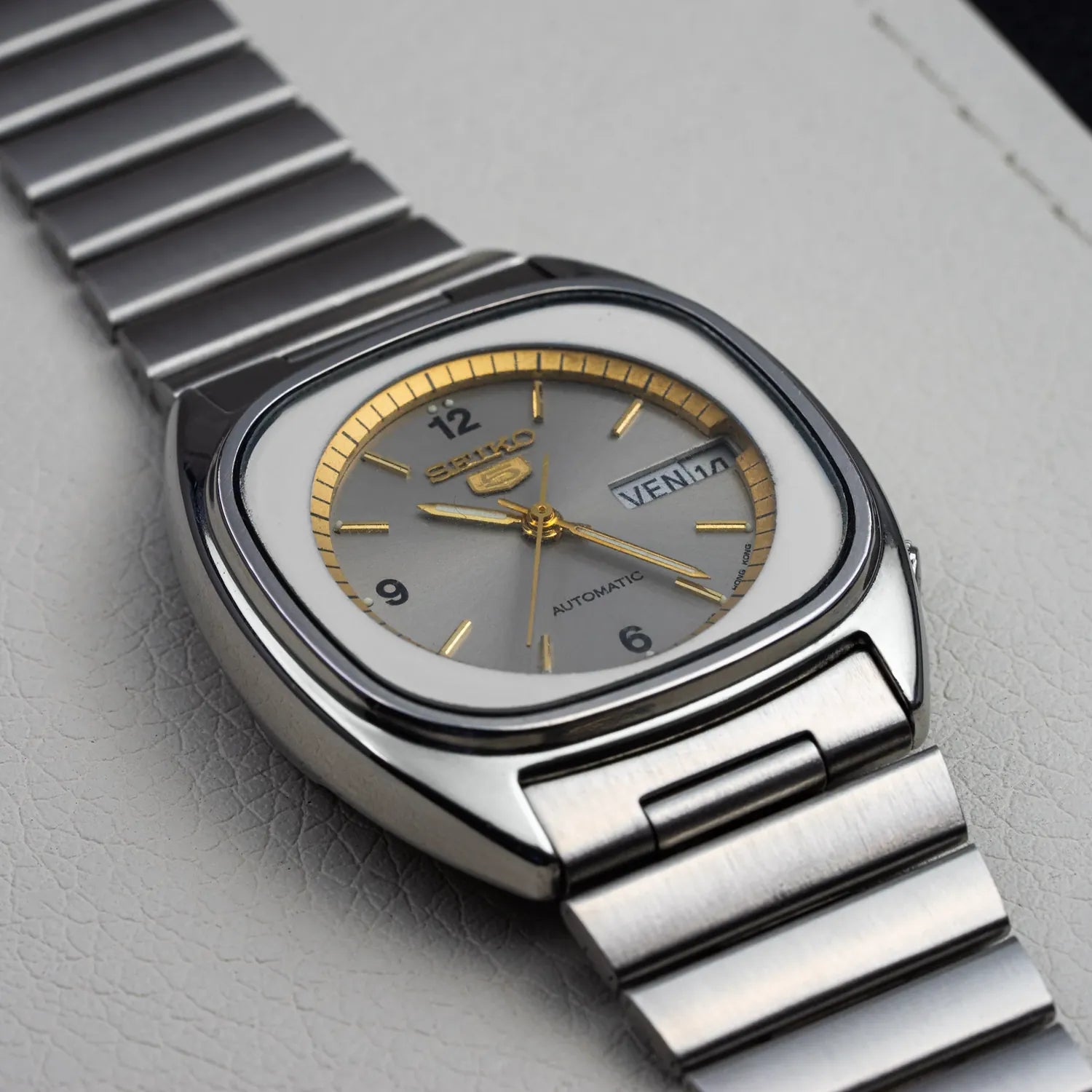 Seiko 5 6309-5810 Men’s Automatic Dress Vintage Watch, 1982 – dial close-up