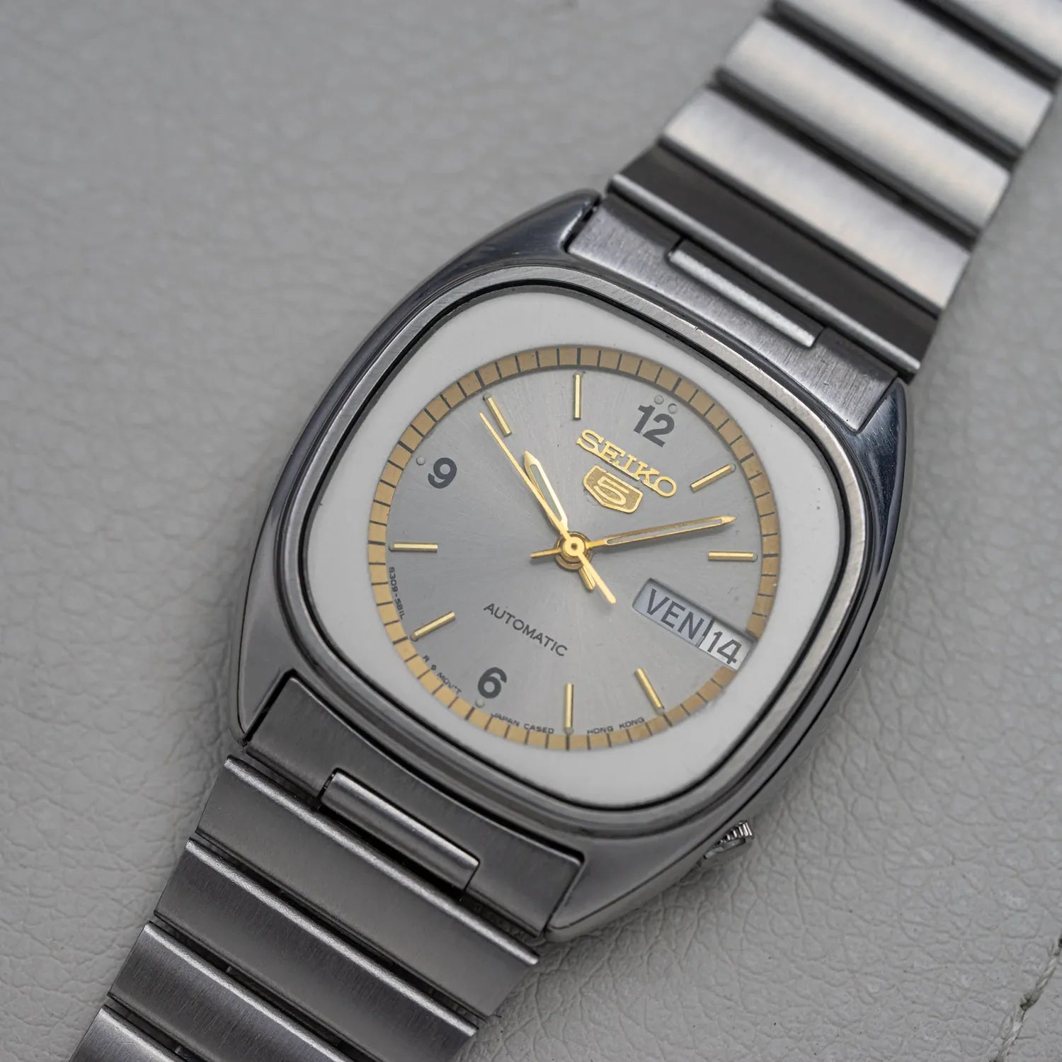 Seiko 5 6309-5810 Men’s Automatic Dress Vintage Watch, 1982 – front view