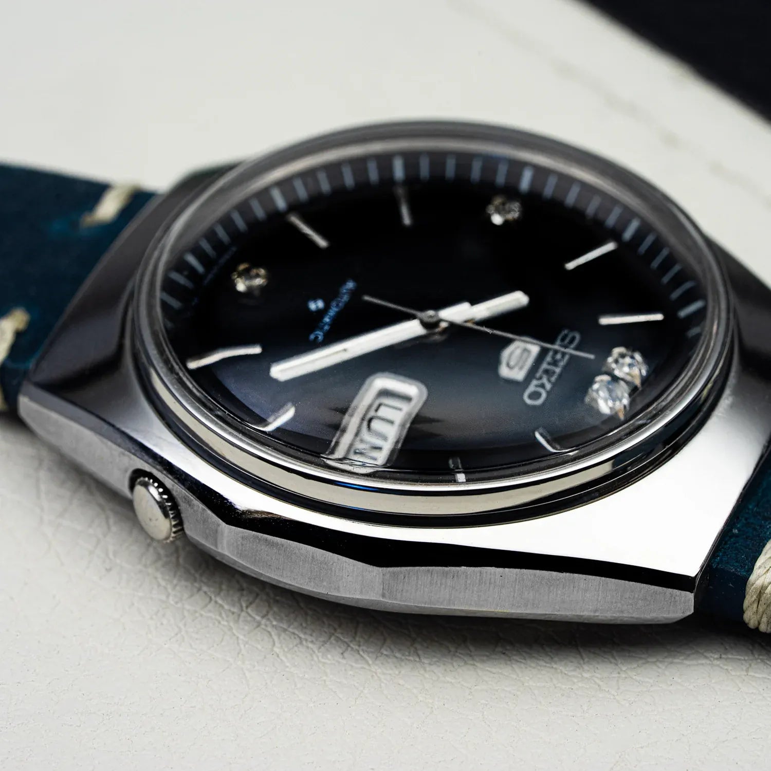 Seiko 5 6309-720C Men’s Automatic Dress Vintage Watch, 1981 – side view