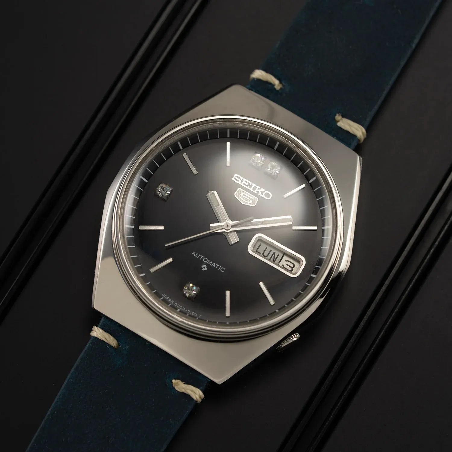 Seiko 5 6309-720C Men’s Automatic Dress Vintage Watch, 1981 – front view