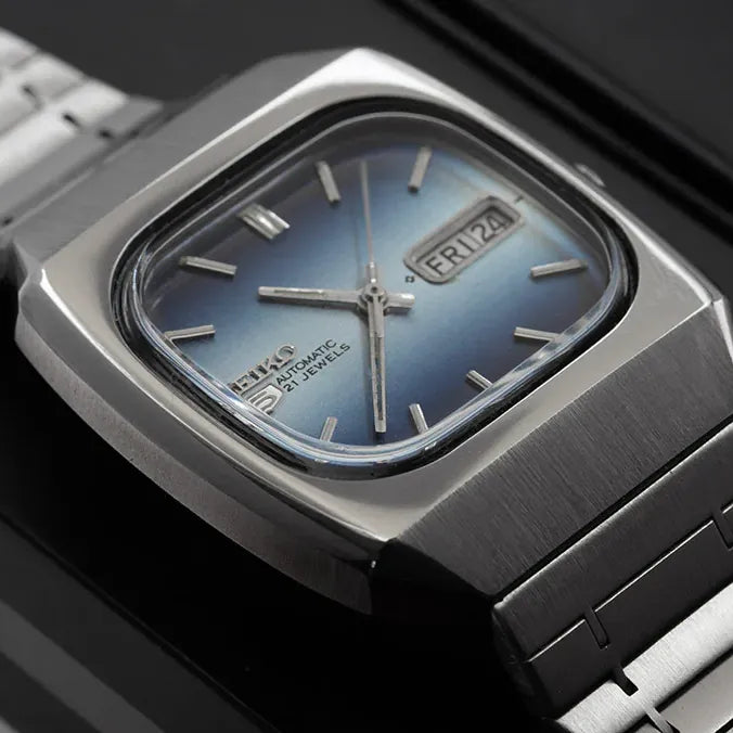 Seiko 5 6319-5040 Men’s Automatic Dress Vintage Watch 1977 – dial close-up