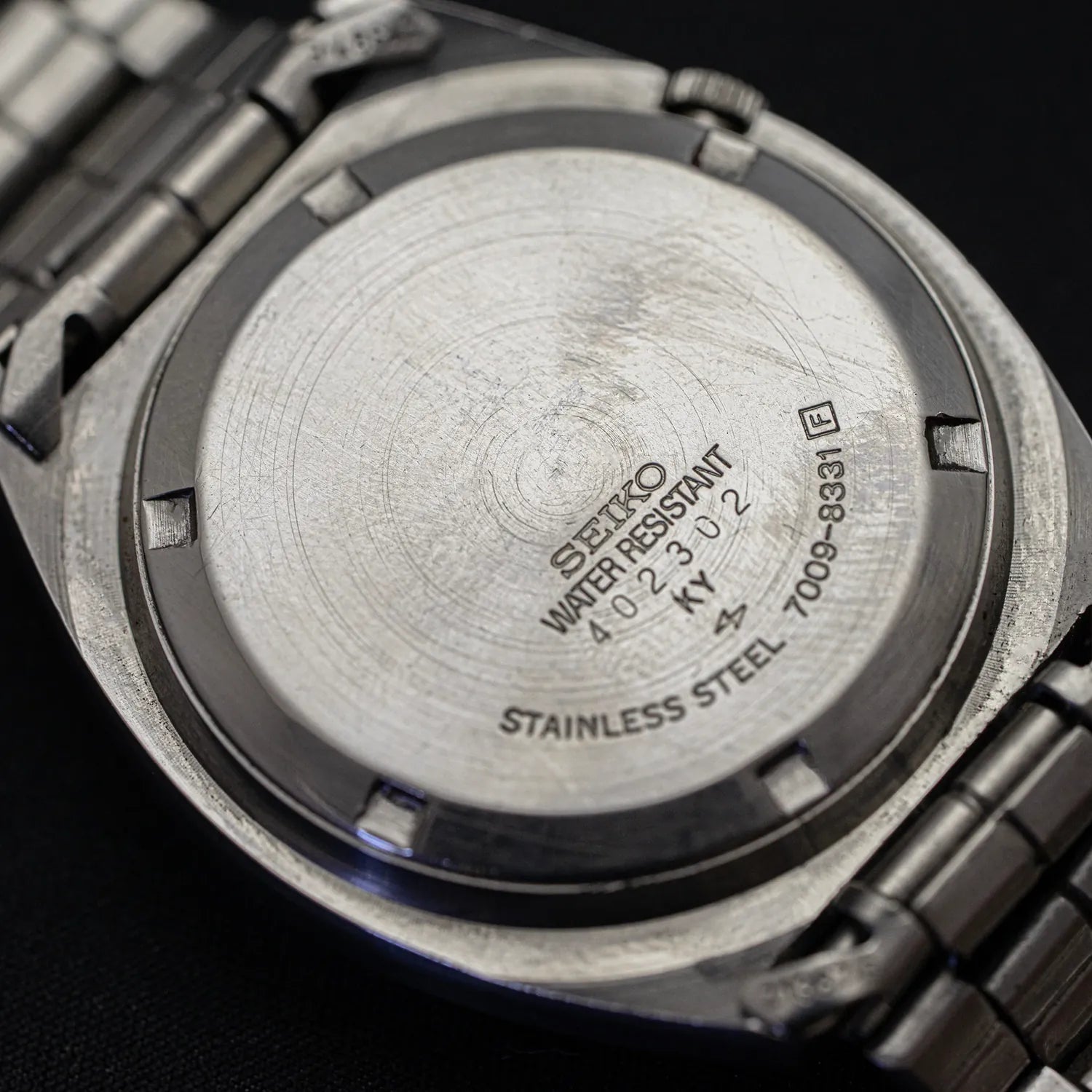 Seiko 5 7009-8331 Men’s Dress Automatic Vintage Watch, 1984 – side view alternative angle