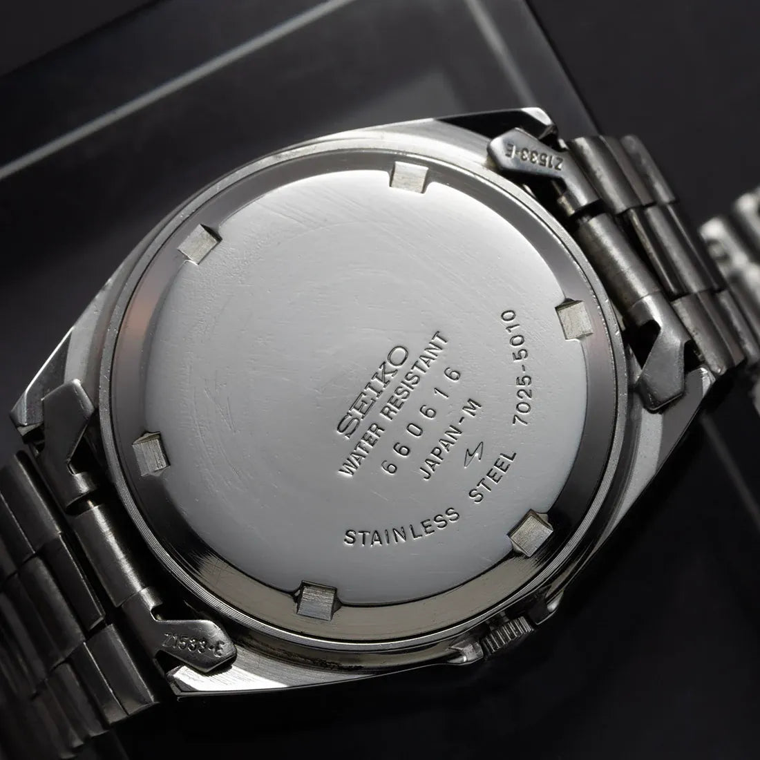 Seiko 7025-5010 Men’s Automatic Dress Vintage Watch, 1976 – side view alternative angle