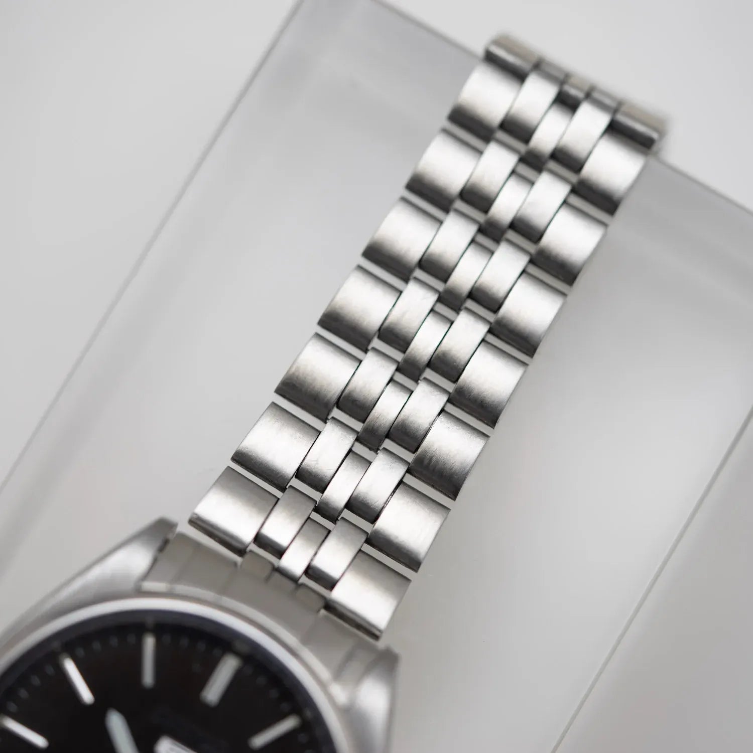Seiko 5, Ref. 6309-8800, Men's Automatic Vintage Watch, 1984 – side view alternative angle