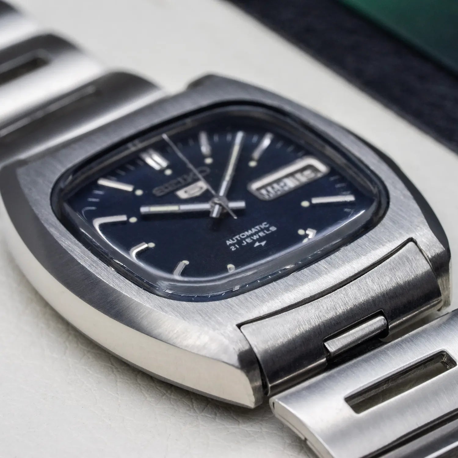 Seiko Baby Monaco 7019-5000 Automatic Men's Vintage Watch – side view