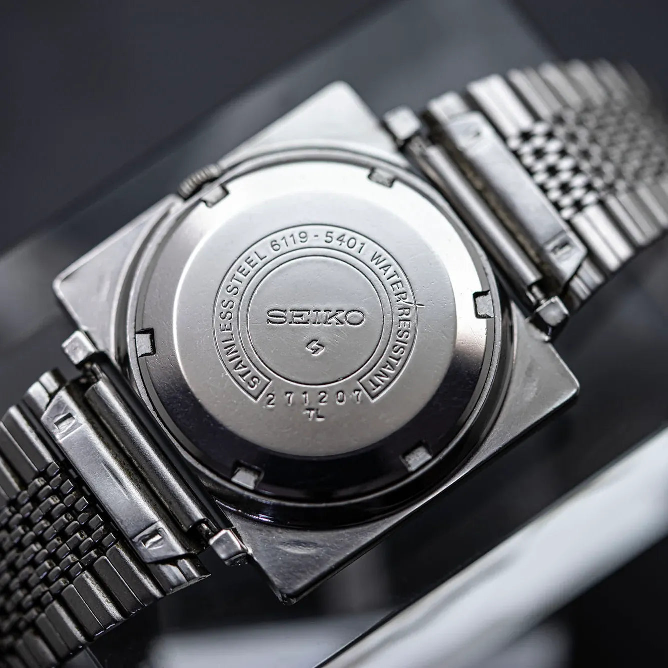 Seiko 5 TV Screen Case Men's Automatic Vintage Watch, 1970s – back case