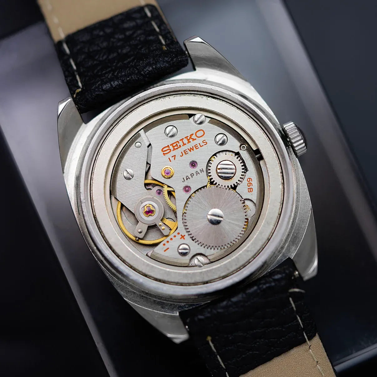 Seiko 66-8050, Cal. 66, Men’s Dress Vintage Watch, 1968 – side view