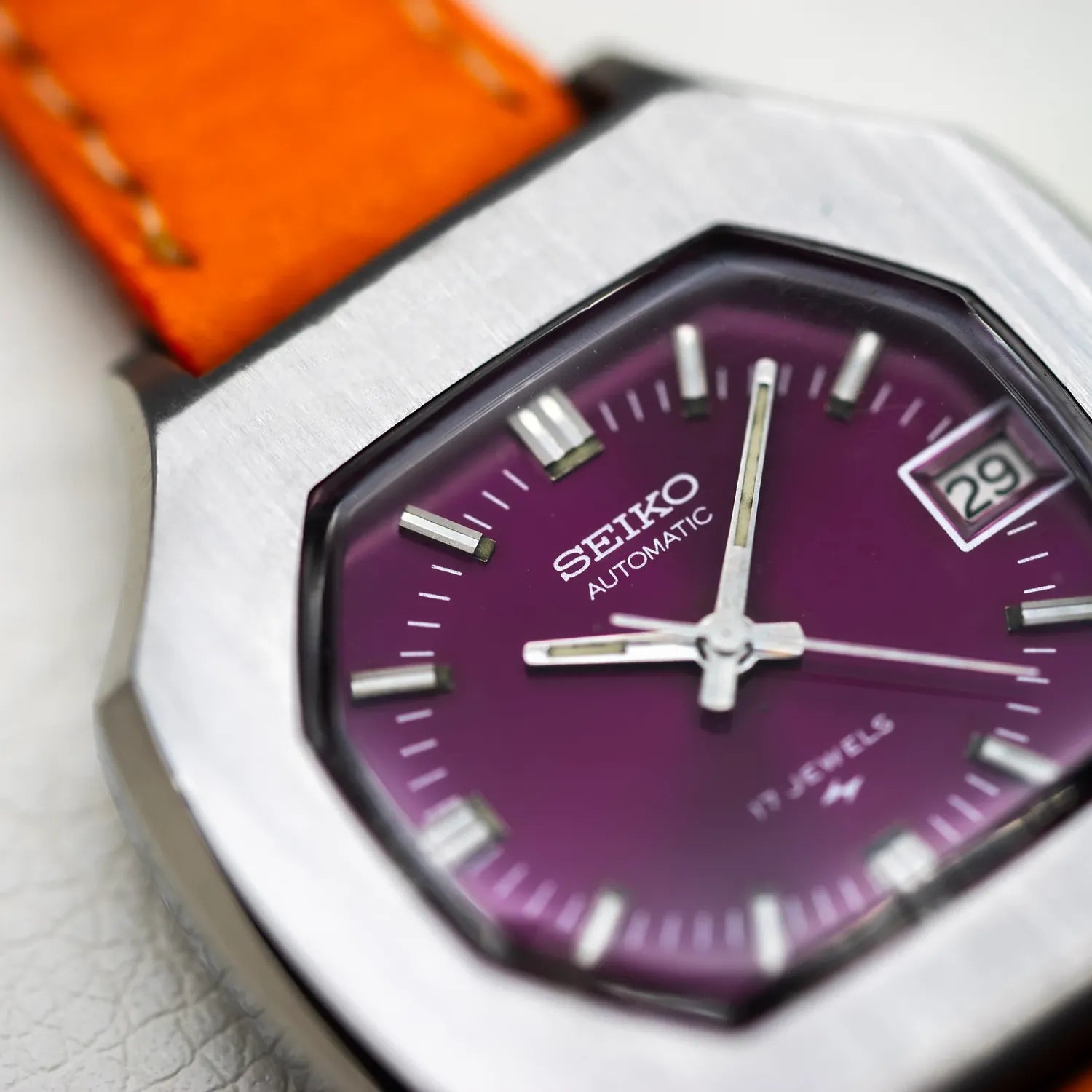 Seiko 7005-5020, Cal. 7005, Men’s Automatic Vintage Watch – dial close-up