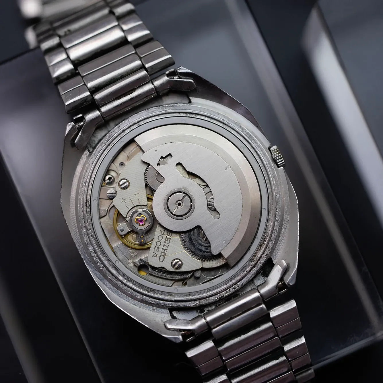 Seiko 7005-8210, Cal. 7005, Men’s Automatic Watch, 1975 – side view
