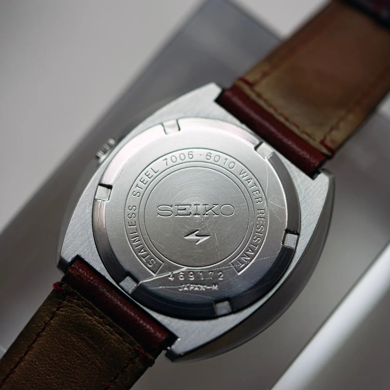 Seiko 7006-6010, Cal. 7006, Men’s Dress Vintage Watch, 1973 – back case