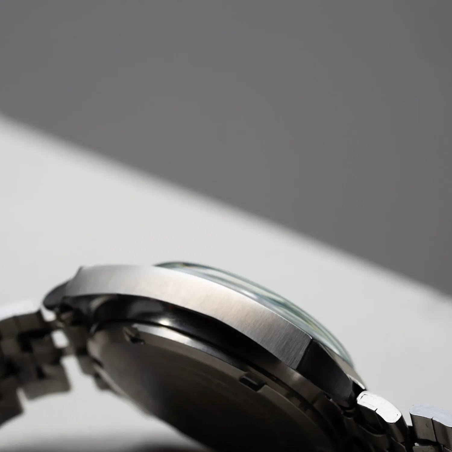 Seiko 7006-7120, Cal. 7006, Men’s Dress Vintage Watch, 1973 – strap detail