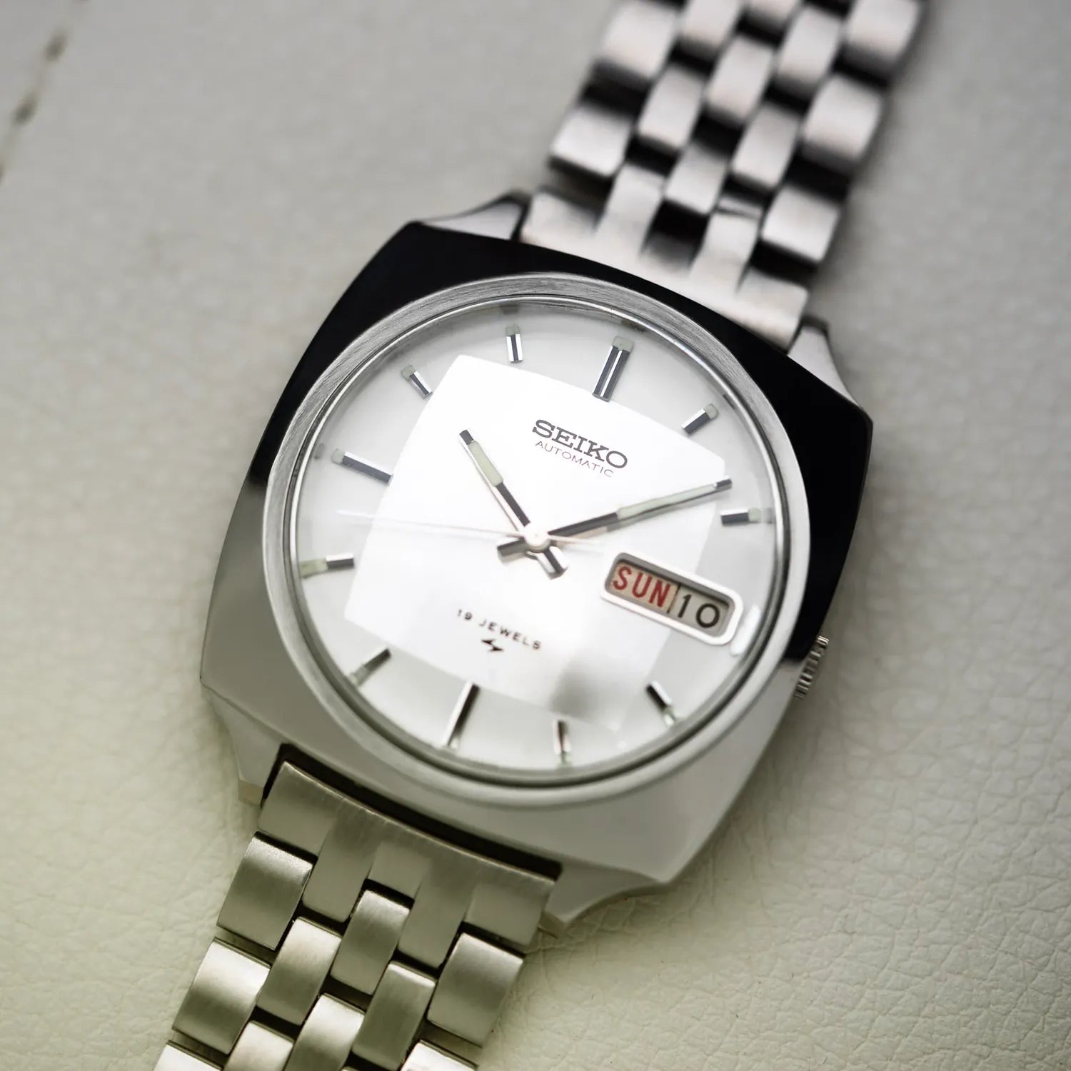 Seiko 7006-7120, Cal. 7006, Men’s Dress Vintage Watch, 1973 – front view