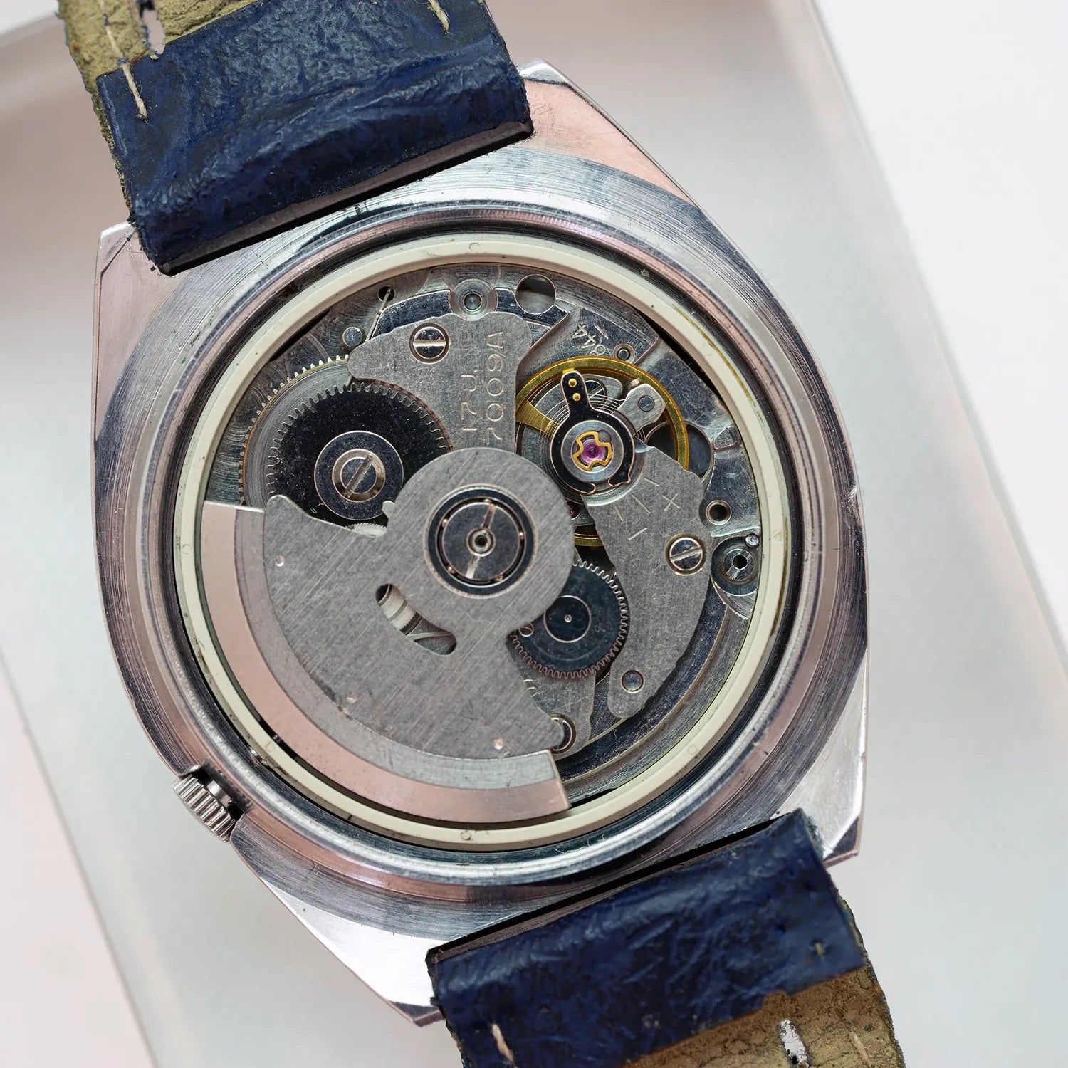 Seiko 7009 8320, Cal. 7009, Men’s Dress Vintage Watch, 1978 – side view