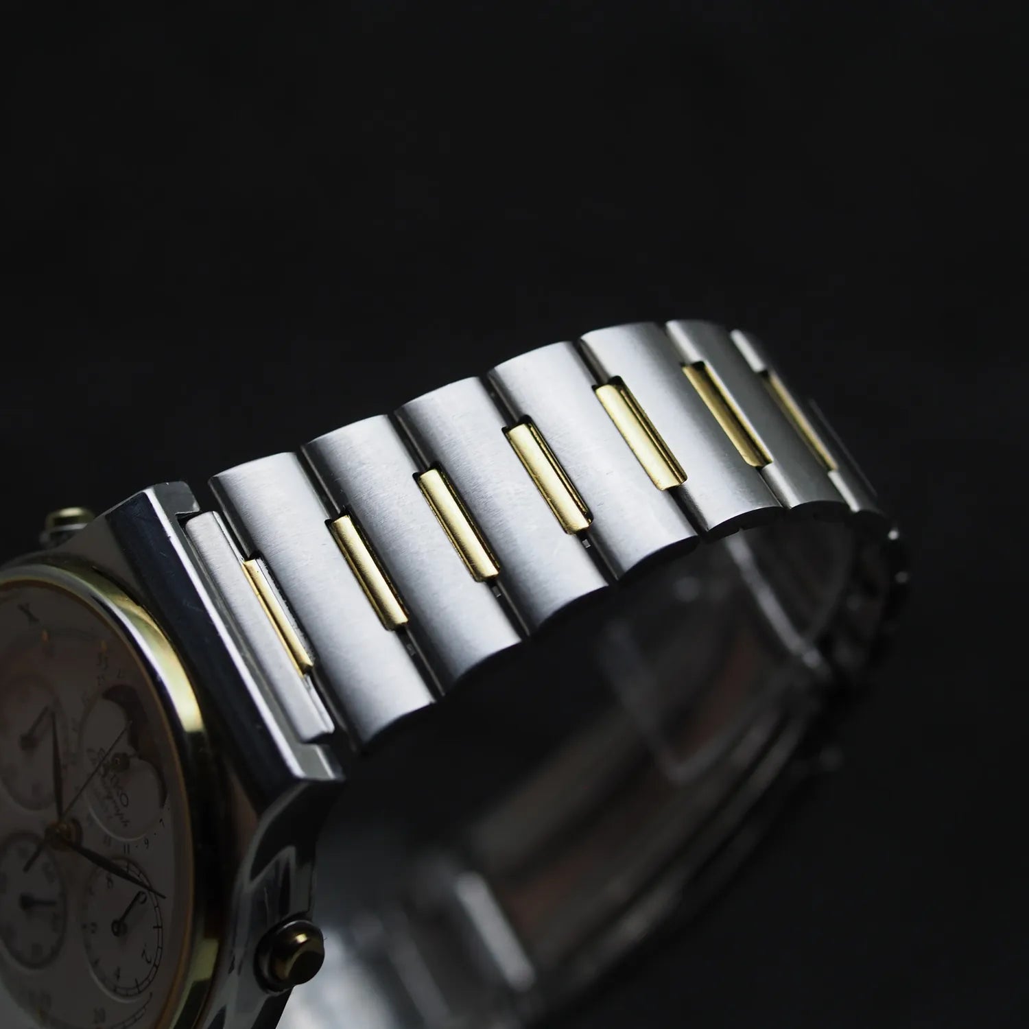 Seiko Sports 100, Ref. 7A48-7000, Cal. 7A48, Men’s Chronograph Vintage Watch, 1985 – side view alternative angle