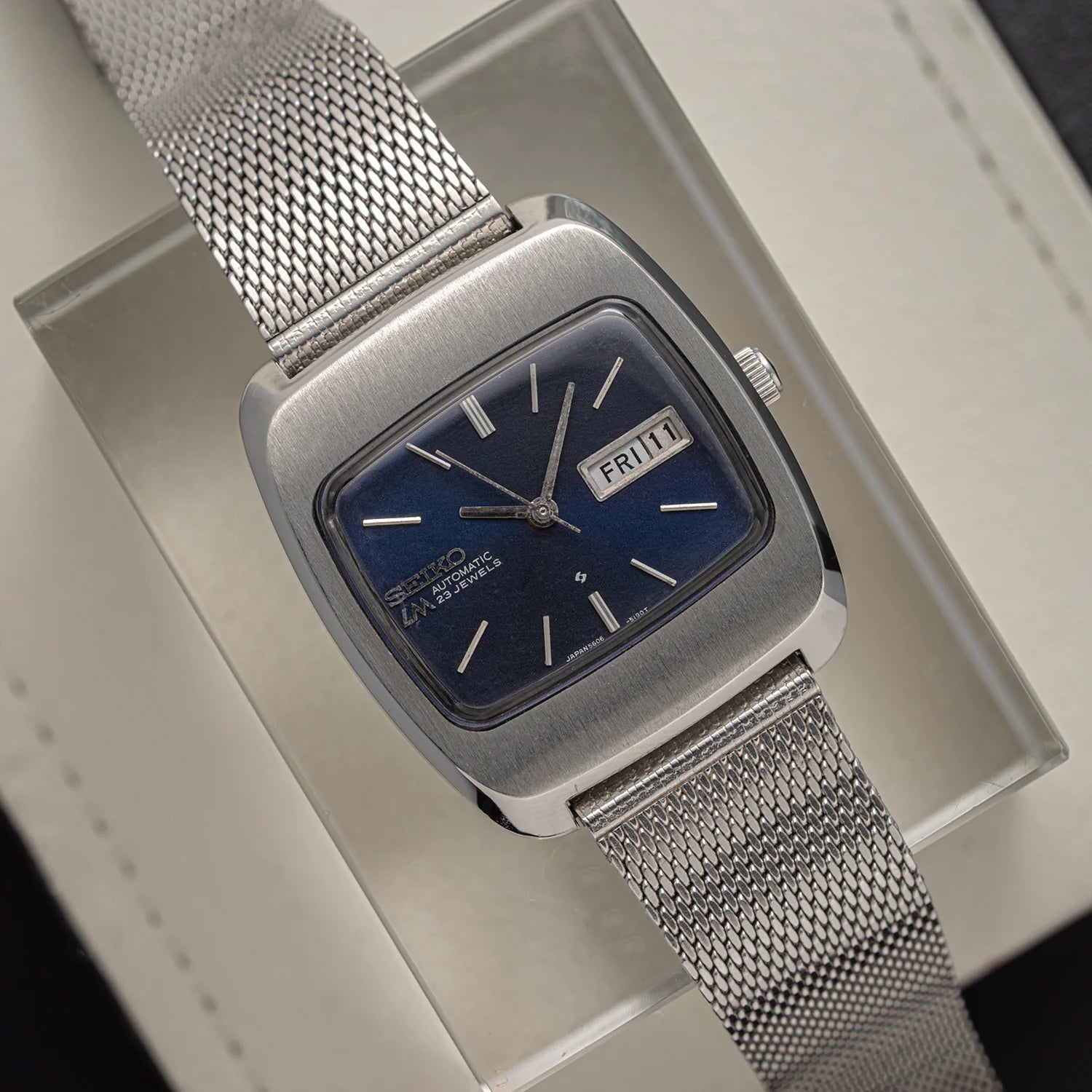 Seiko LM 5606-5070, Men's Automatic, 1977 top view