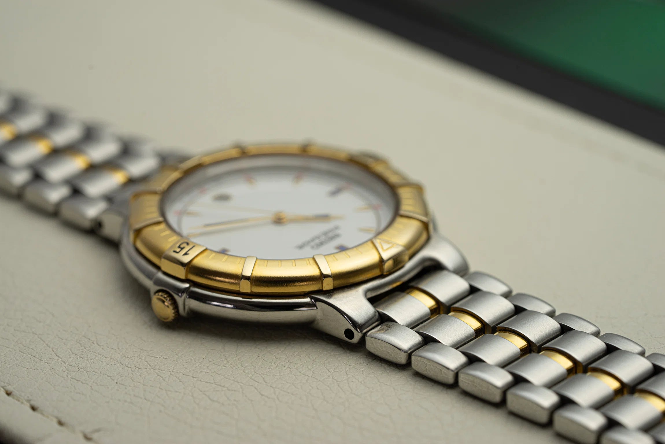 Seiko Presage 5E32 6A00 crown photo