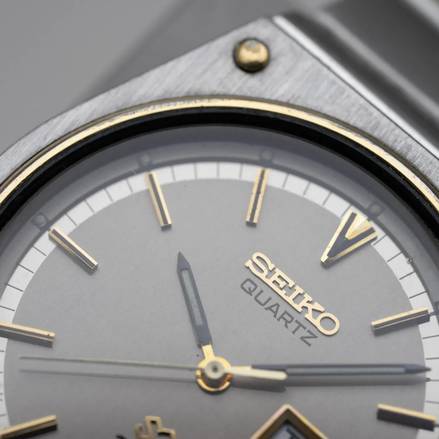 Seiko SQ100, Ref. 8123-6030, Cal. 8123, Men’s Vintage Quartz Watch, 1992 – dial close-up