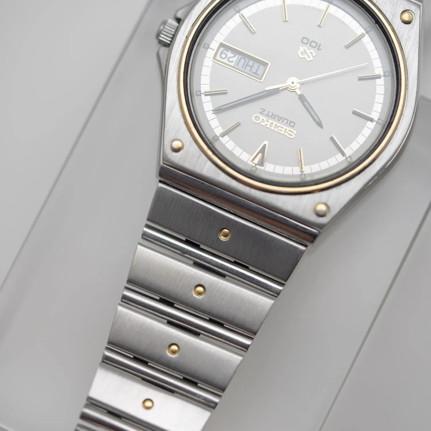 Seiko SQ100, Ref. 8123-6030, Cal. 8123, Men’s Vintage Quartz Watch, 1992 – side view