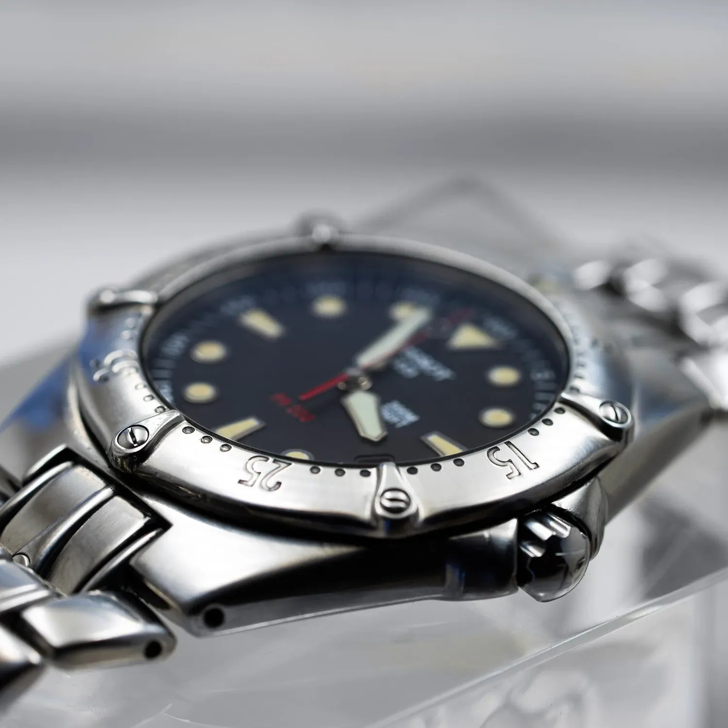 Tissot PR 200 Diver P163/263 – dial close-up