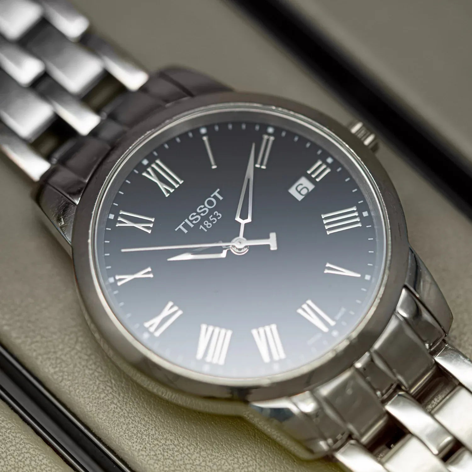 Tissot Ref. T033410A, Men's Dress Watch – dial close-up