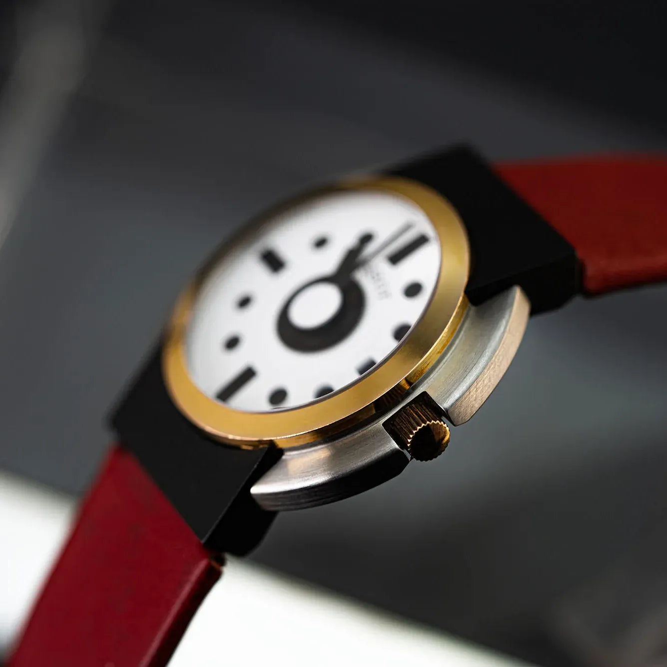 Tissot Sottsass Design Ref. S150/250 Near Mint – dial close-up