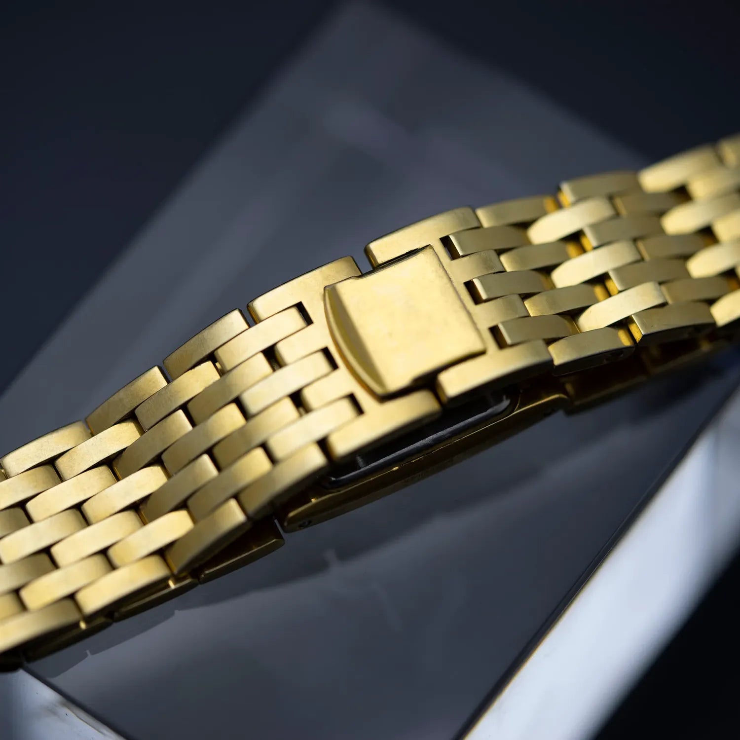 Vetta Luxury Women's Watch Ref. V 3901.44 – side view
